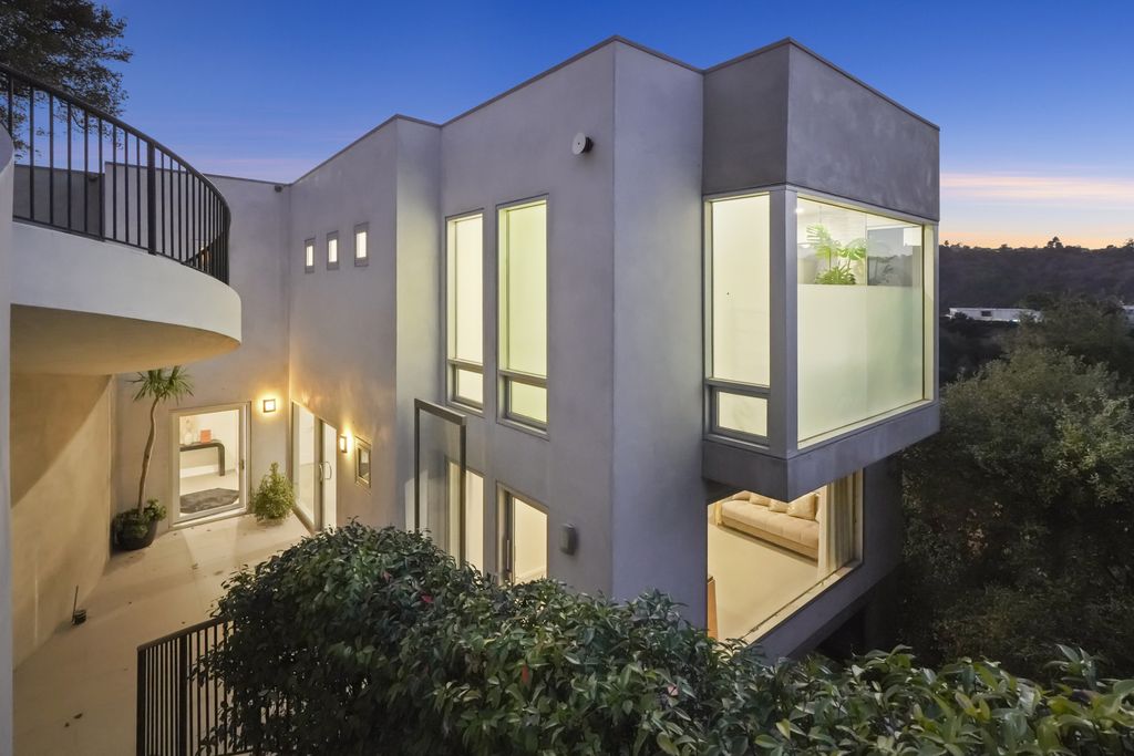 Property photo 3 of 14