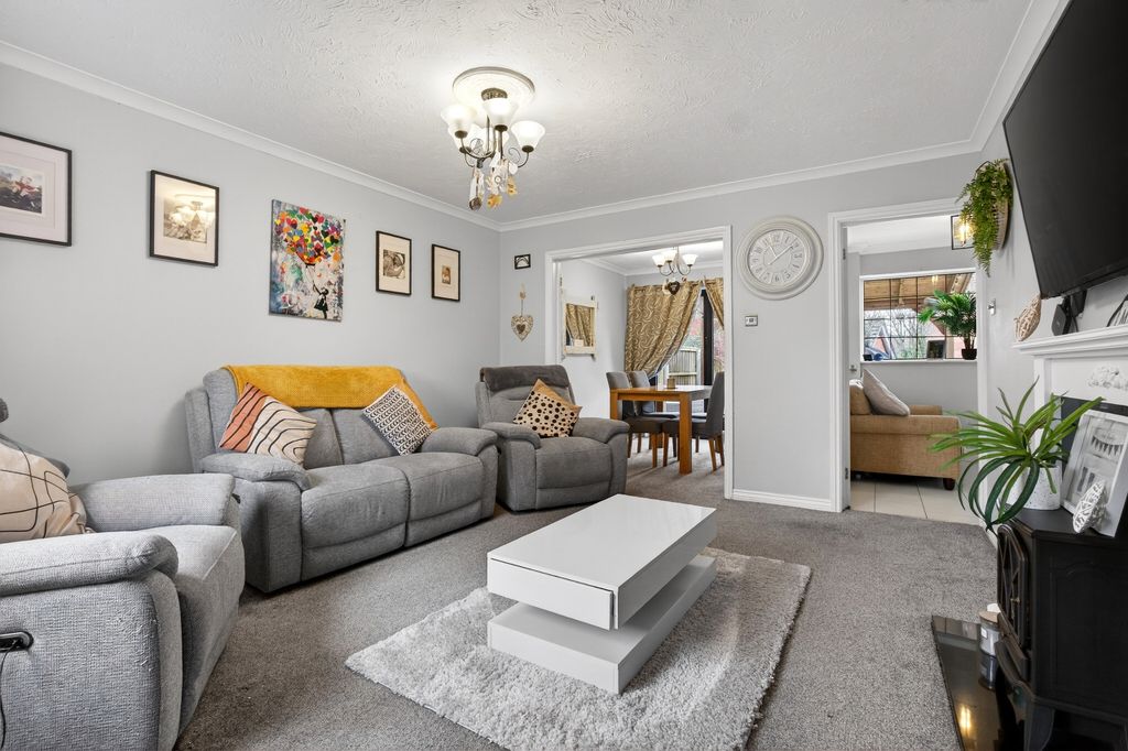 Property photo 2 of 21 Living Room