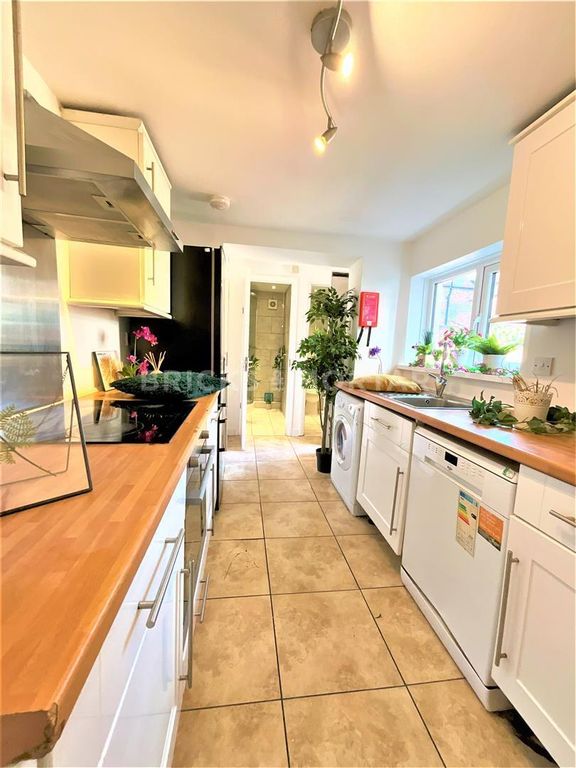 Property photo 3 of 14 Iriqwbq-I0Mq7Sz2Drljmg.Jpg