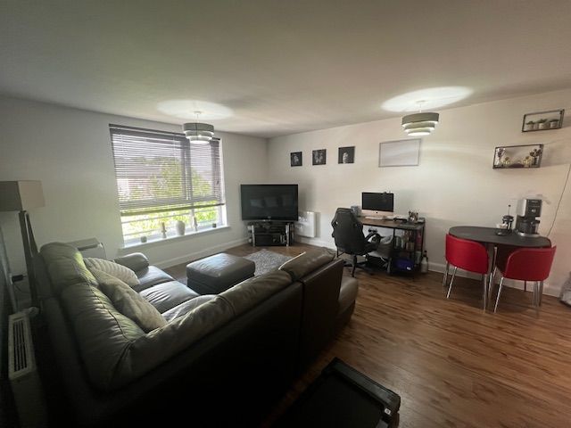 Property photo 3 of 12