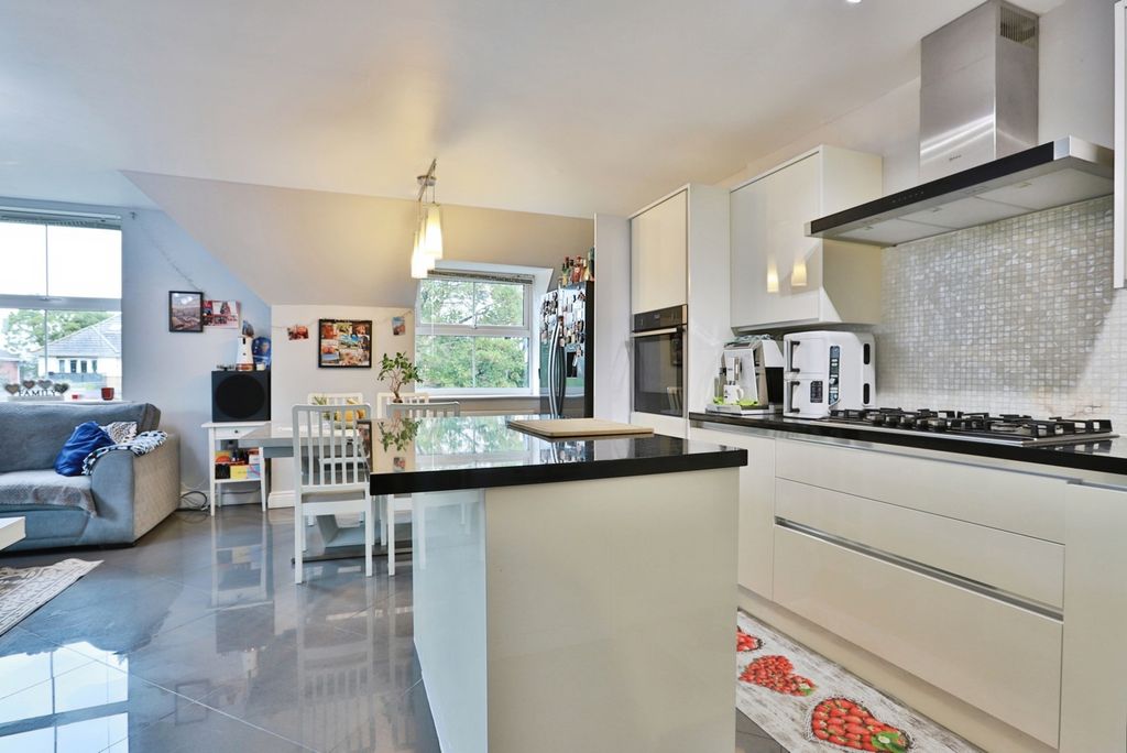 Property photo 3 of 17 Pbox-Img.Jpg