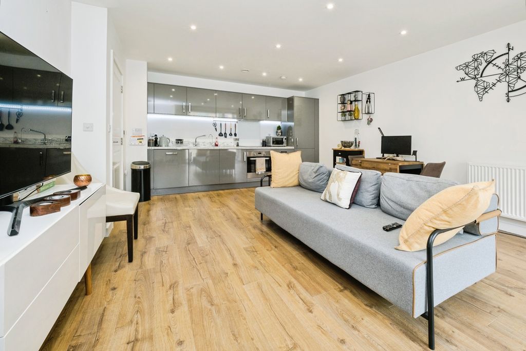 Property photo 1 of 16 Pbox-Img.Jpg