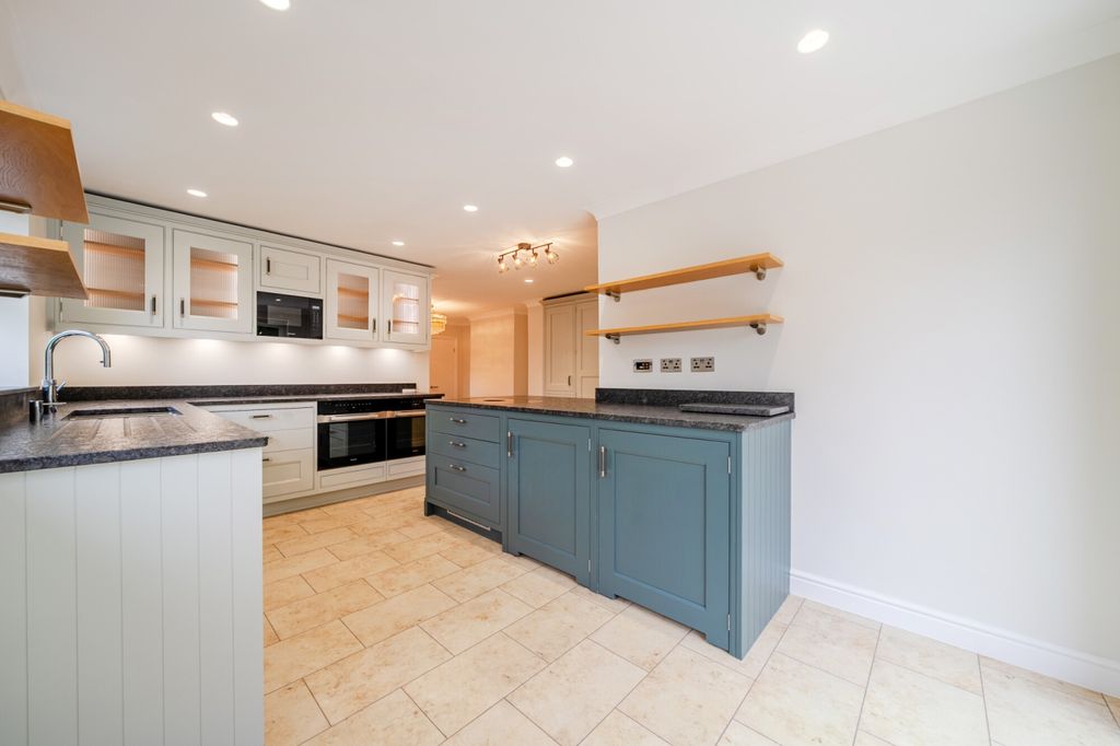 Property photo 2 of 19 1471691-14-6A2023...