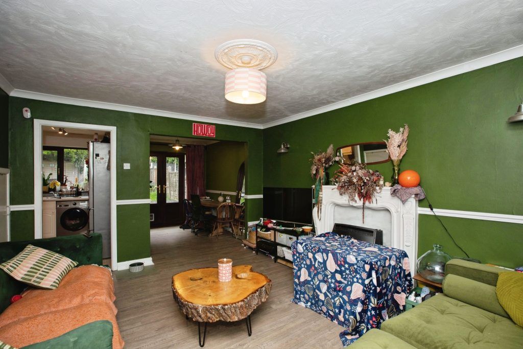 Property photo 3 of 18