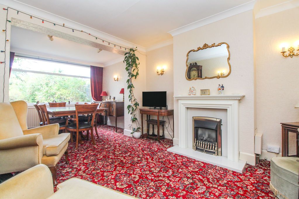 Property photo 3 of 16 Family/Dining Room
