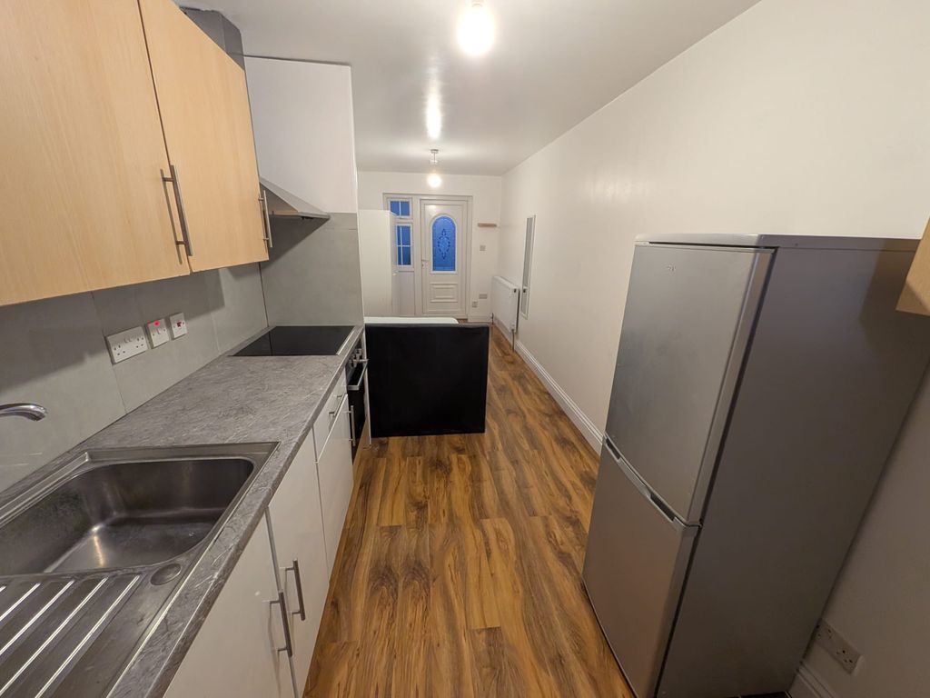 Property photo 3 of 6 Photo