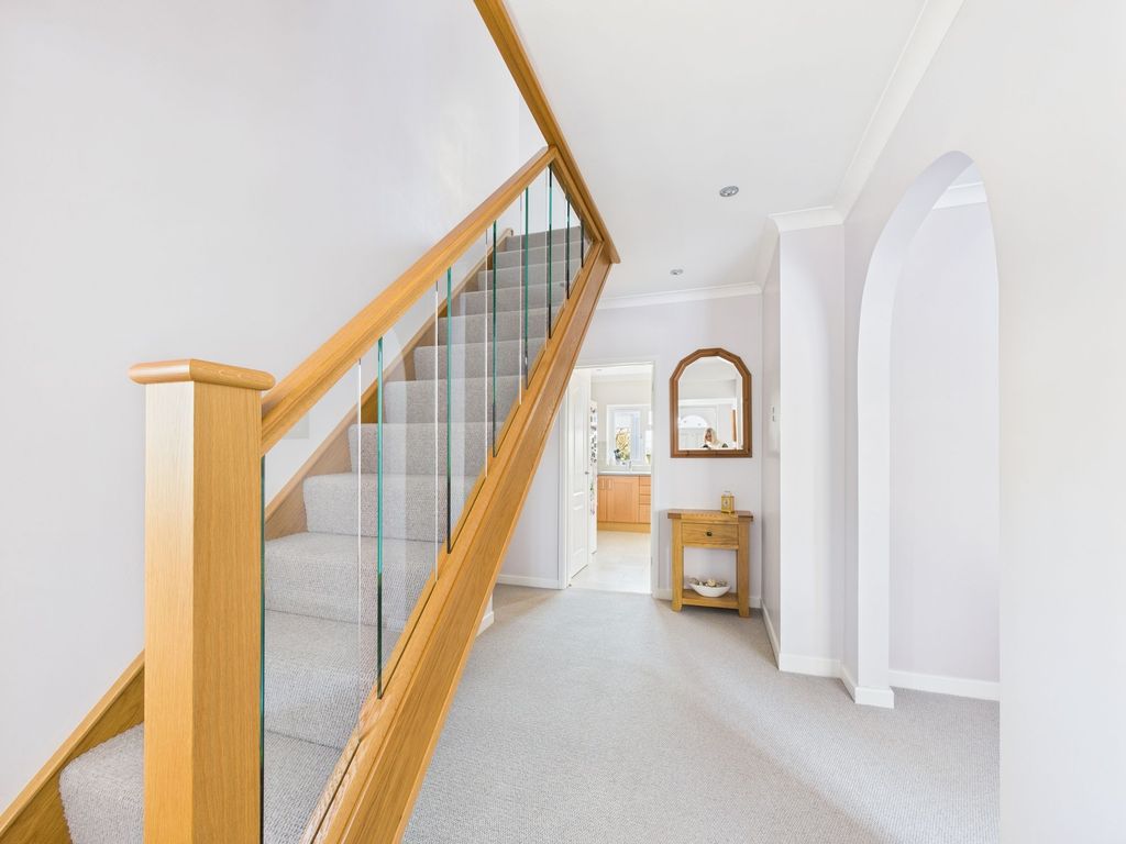 Property photo 2 of 27