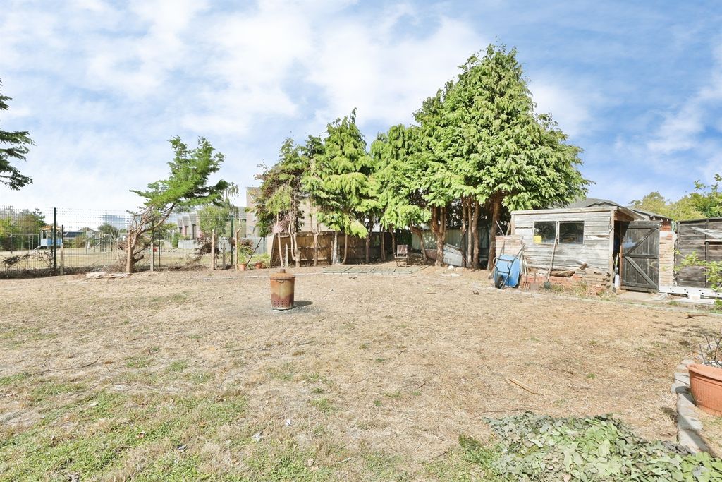 Property photo 2 of 16