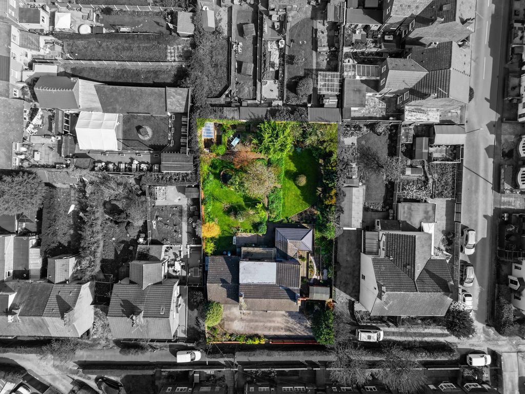 Property photo 2 of 28