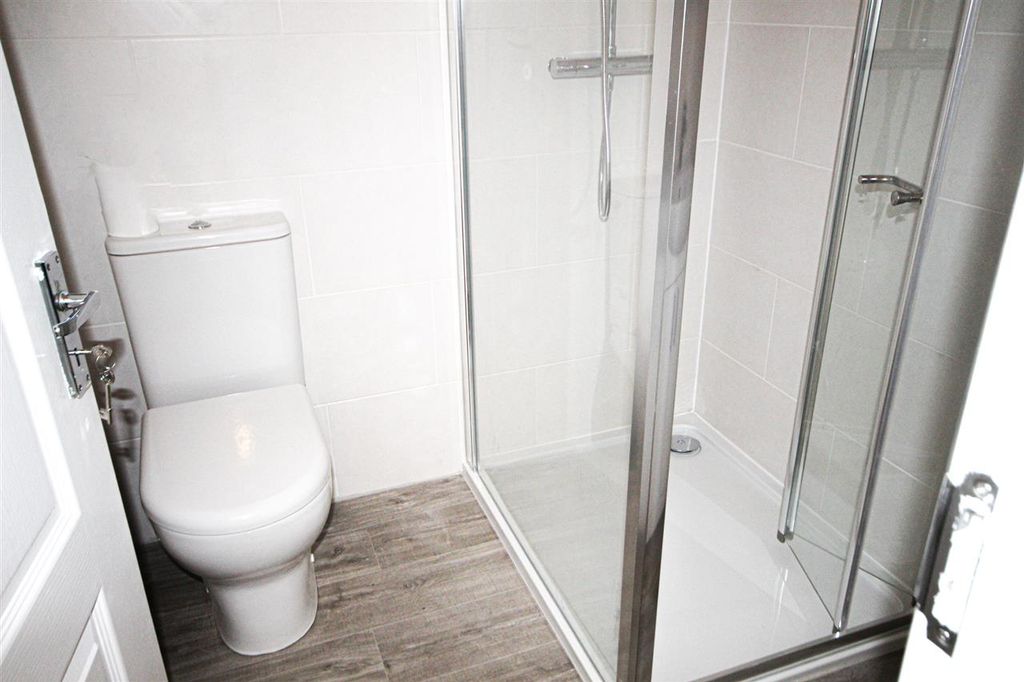 Property photo 2 of 7 Shower Room