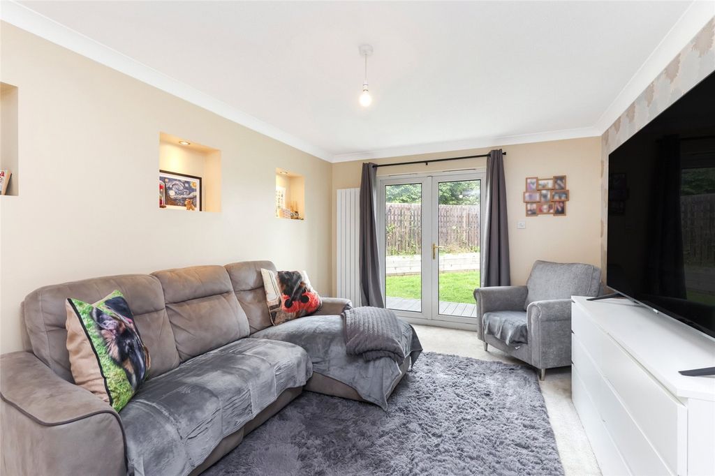 Property photo 2 of 19 Picture No. 03