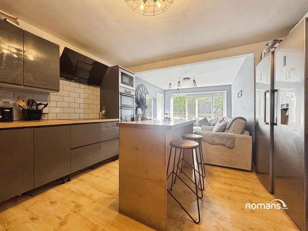 Property photo 2 of 10 Pbox-Img.Jpg