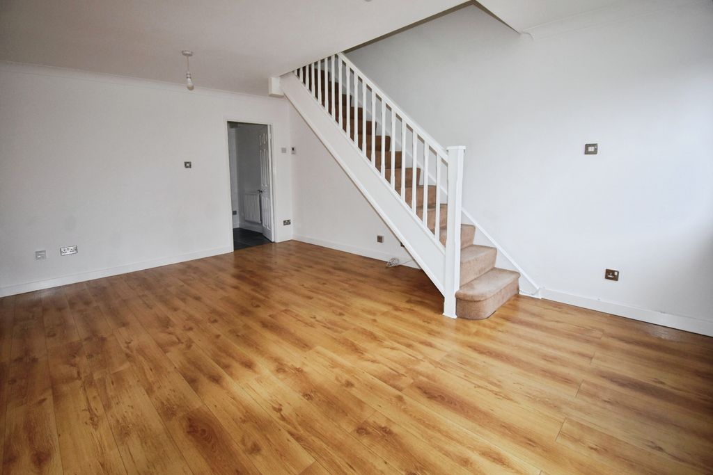 Property photo 3 of 9 Pbox-Img.Jpg