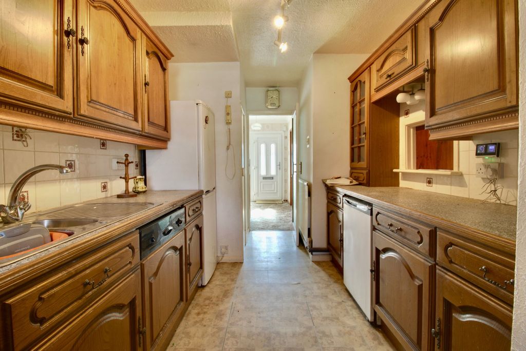 Property photo 3 of 24