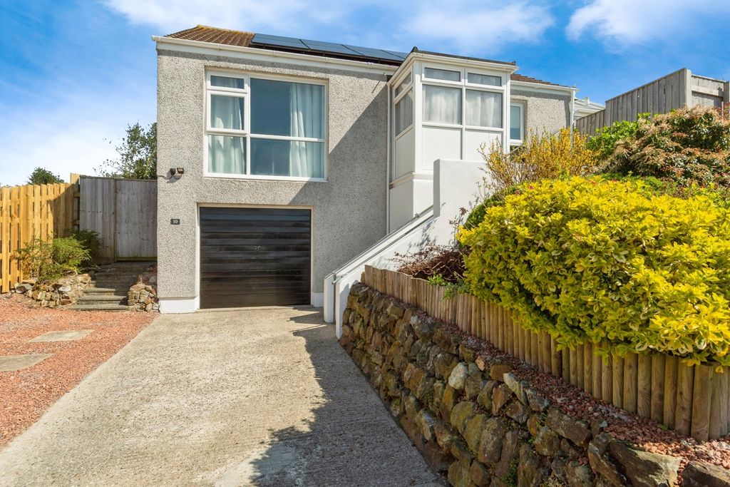 Property photo 1 of 14 Front
