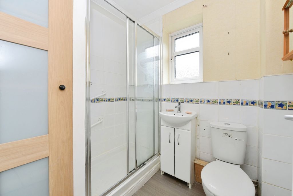 Property photo 3 of 17 Photo