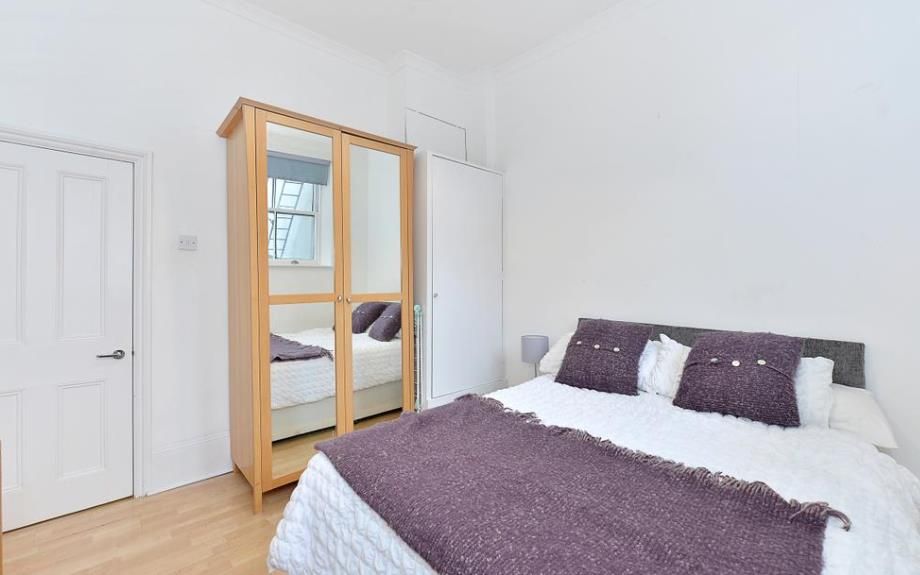 Property photo 2 of 5 142 Holcroft Court 2 10.11.Png