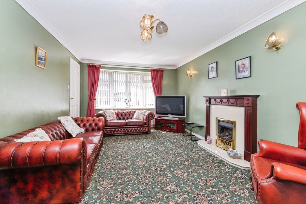 Property photo 2 of 17 Photo
