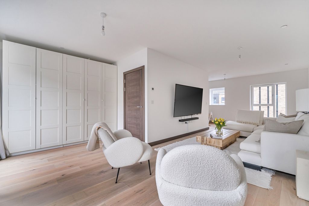 Property photo 3 of 25 1396484-6-69666Da...