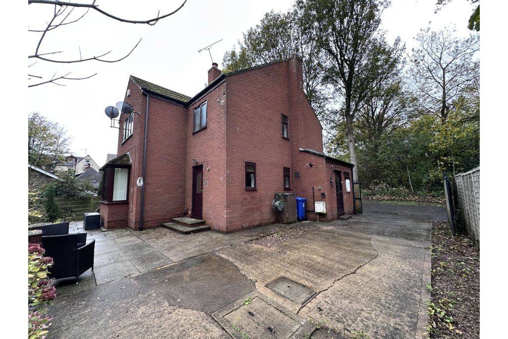 Property photo 2 of 16