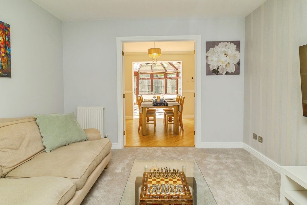 Property photo 3 of 24 Pbox-Img.Jpg