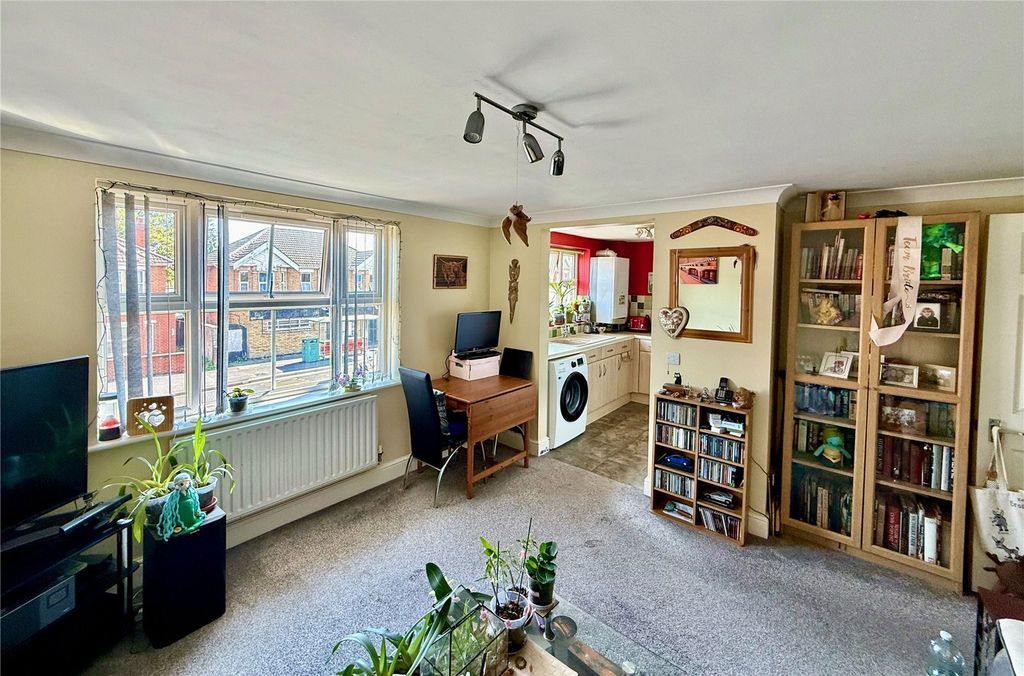 Property photo 3 of 11 Picture No. 13