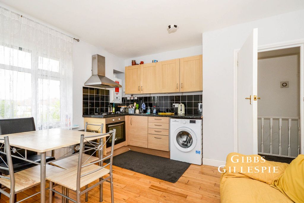 Property photo 1 of 10 Photo
