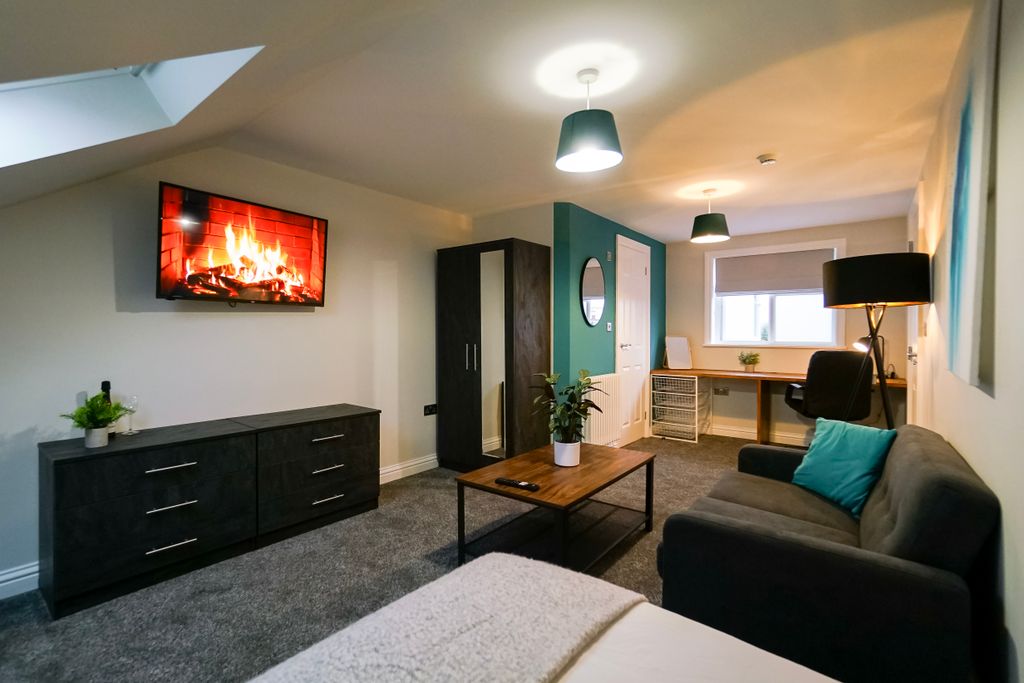 Property photo 2 of 26