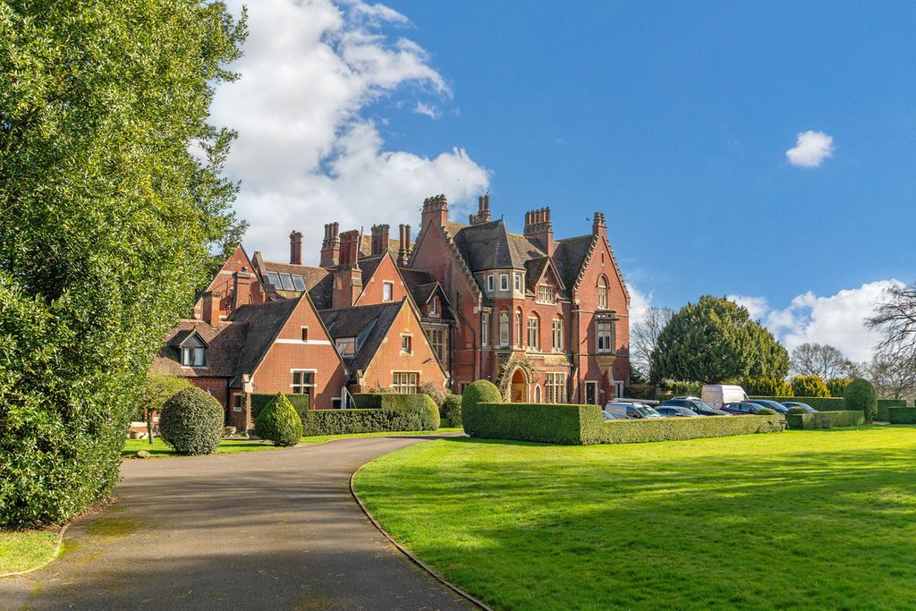 Property photo 1 of 35