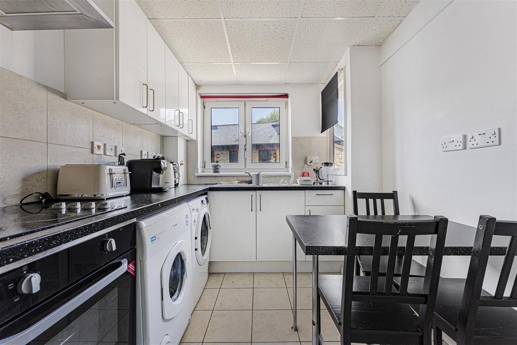Property photo 3 of 11 Soane House