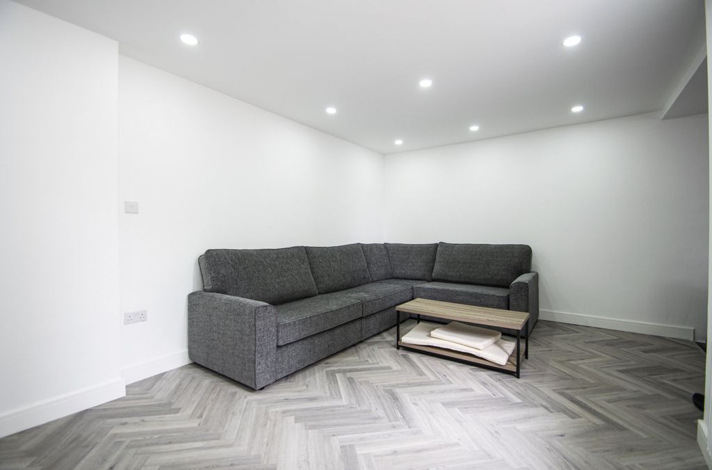 Property photo 3 of 14 Photo 3