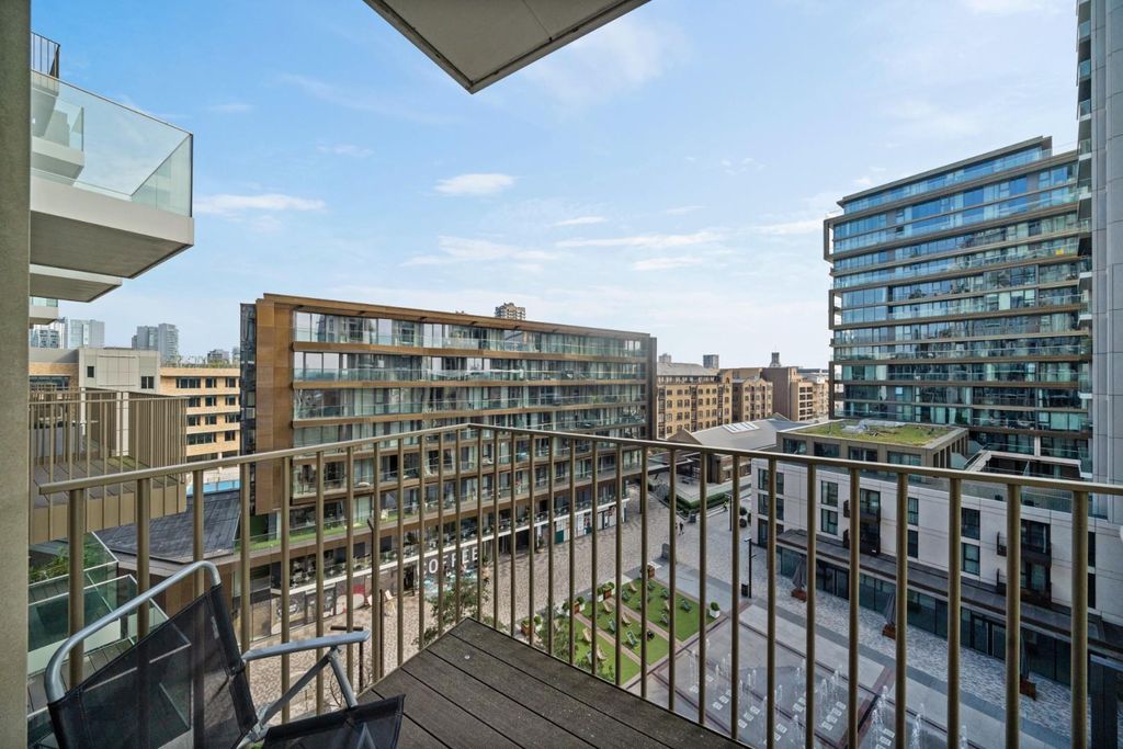 Property photo 2 of 9 Admiralty House E1W 2Ah-5.Jpg