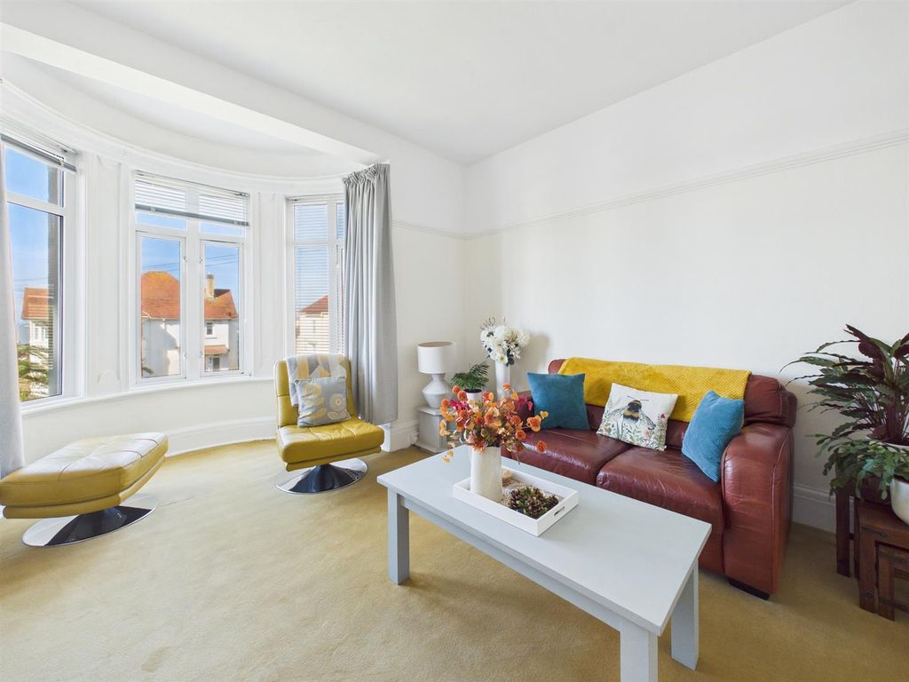 Property photo 3 of 22 Cam04118G0-Pr0068-Still009.Jpg