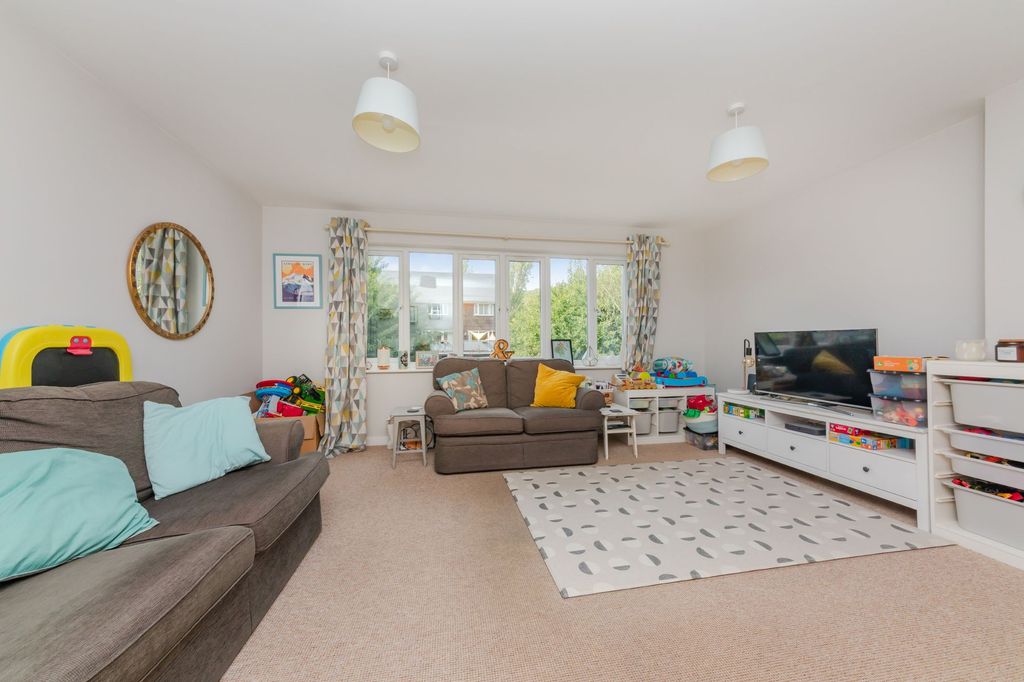 Property photo 3 of 18