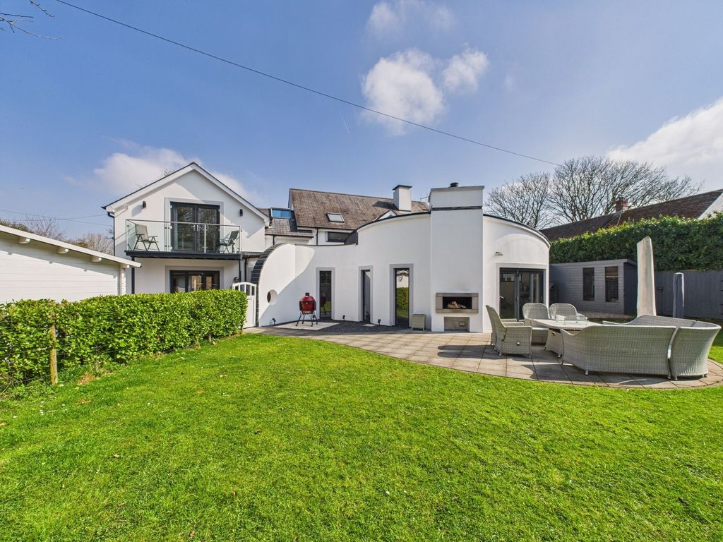 Property photo 2 of 33