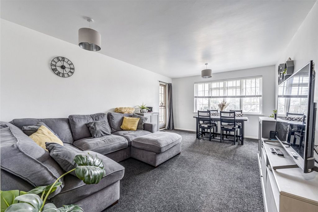 Property photo 3 of 19 Picture No. 17