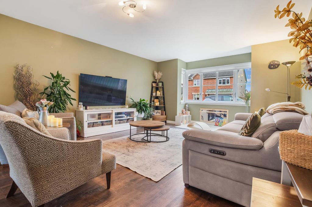 Property photo 2 of 26 Living Room