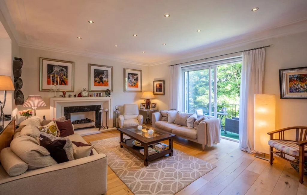 Property photo 2 of 9 Picture-No-09-130