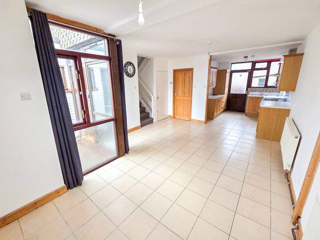 Property photo 3 of 28 Photo 23