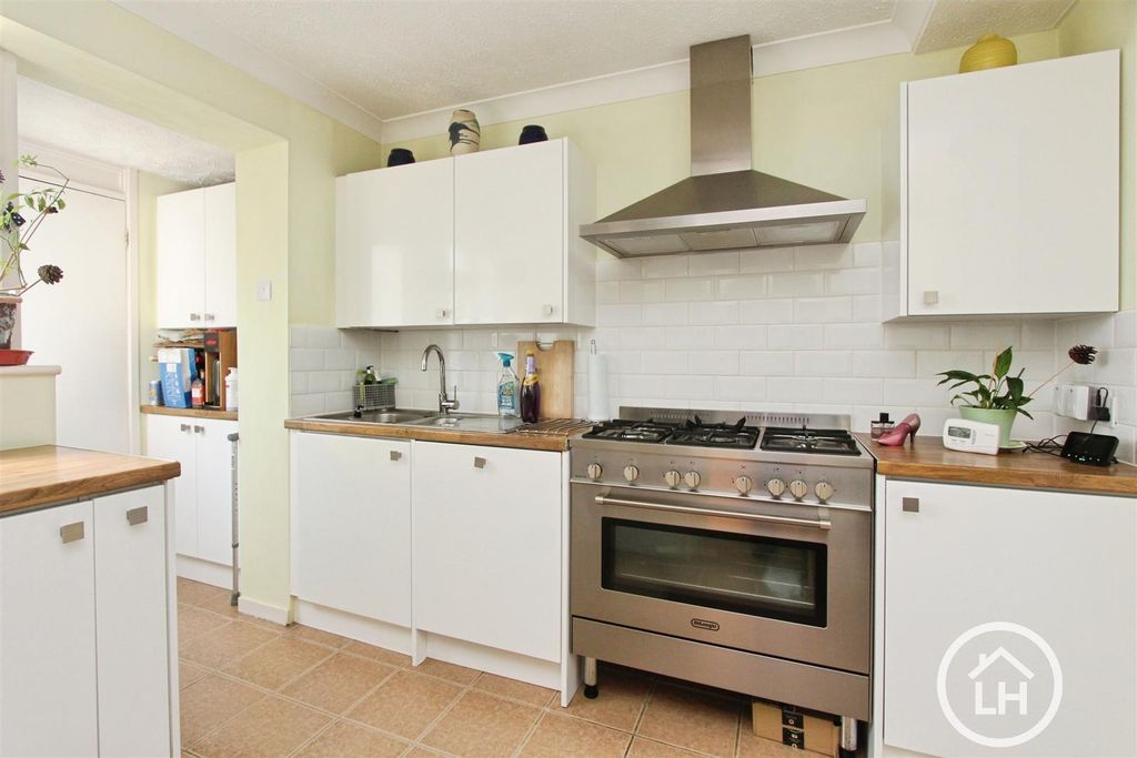 Property photo 2 of 13 Kitchen