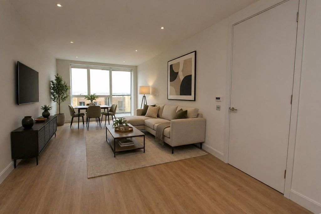 Property photo 2 of 11