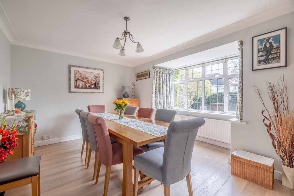 Property photo 3 of 31