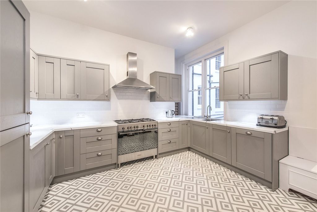 Property photo 2 of 13 Picture No. 02