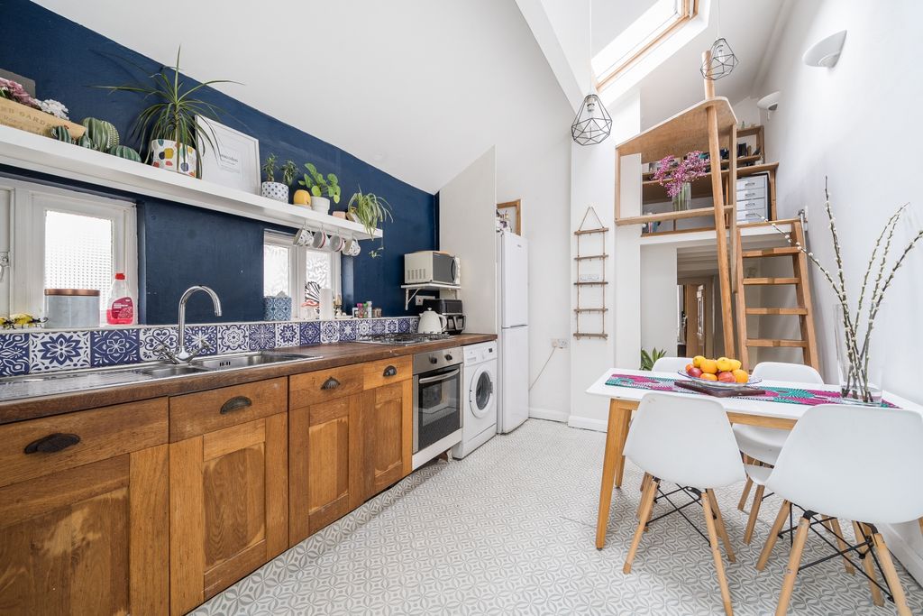 Property photo 1 of 17 1371507-11-6914A8B206d38