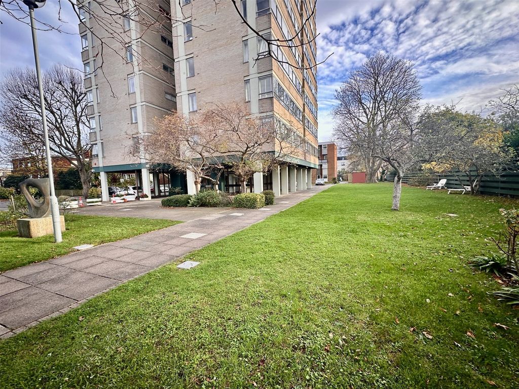 Property photo 3 of 7 Exterior