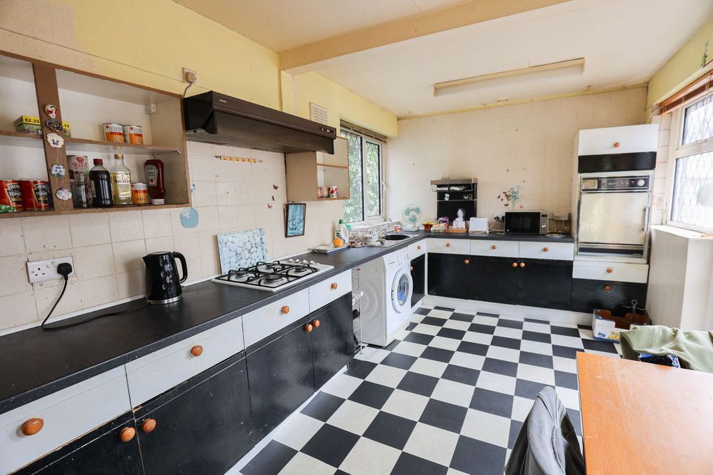 Property photo 3 of 9