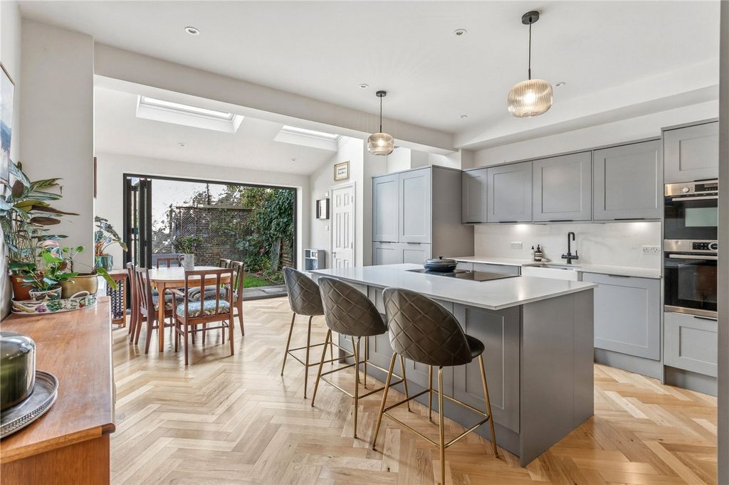 Property photo 1 of 11 Picture No. 16