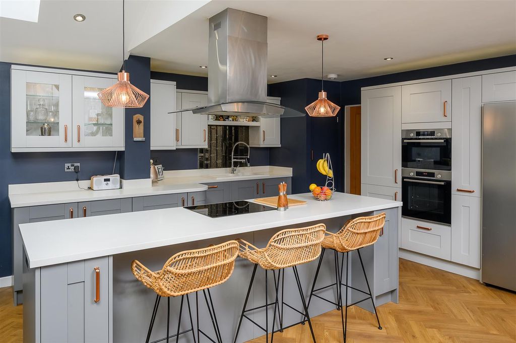 Property photo 3 of 30 Open Plan Kitchen