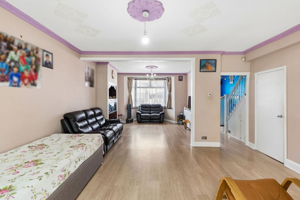 Property photo 3 of 22