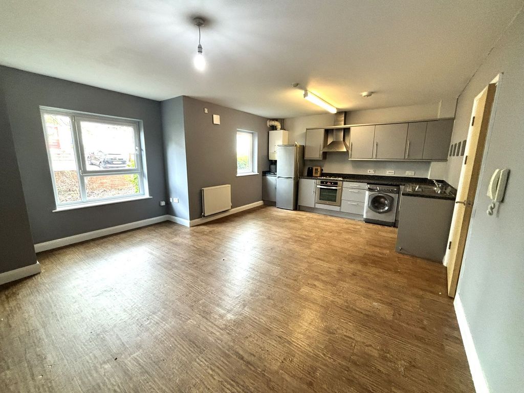 Property photo 2 of 8 Open Plan